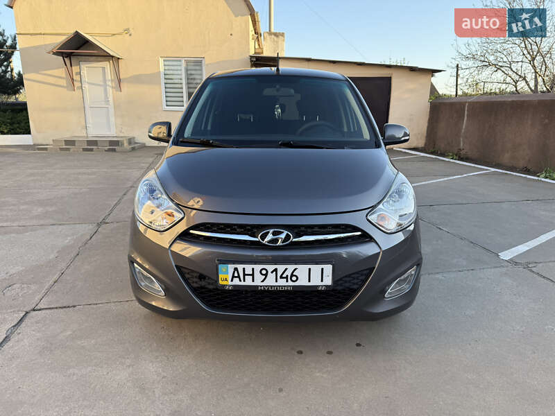 Хэтчбек Hyundai i10 2012 в Одессе