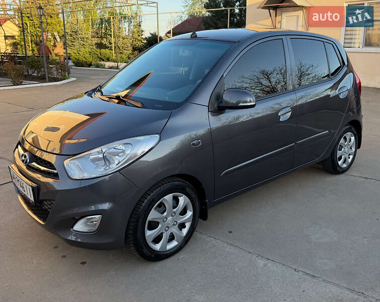 Хэтчбек Hyundai i10 2012 в Одессе