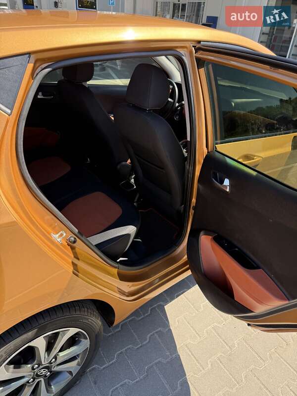 Хэтчбек Hyundai i10 2014 в Киеве