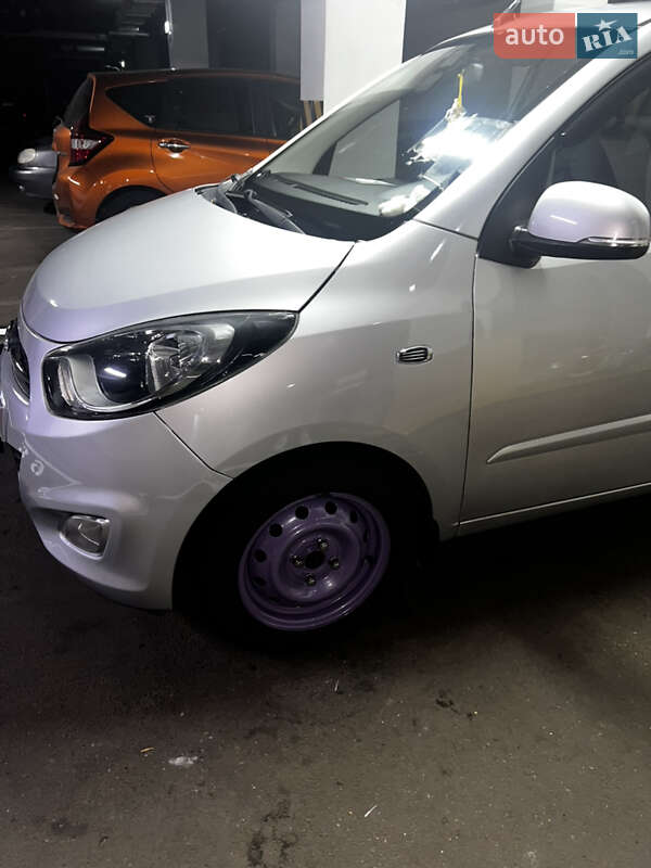 Хэтчбек Hyundai i10 2012 в Броварах