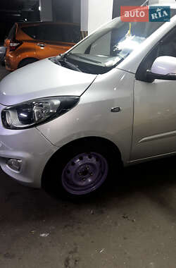 Хэтчбек Hyundai i10 2012 в 