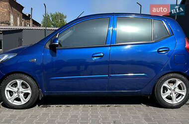 Хетчбек Hyundai i10 2011 в 