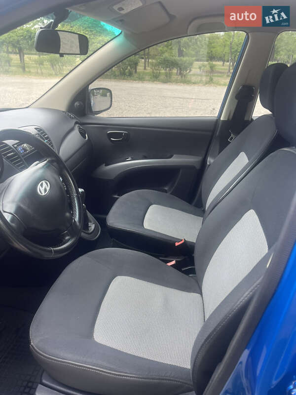 Хэтчбек Hyundai i10 2008 в Кривом Роге