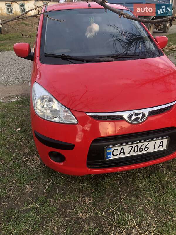Хэтчбек Hyundai i10 2008 в 