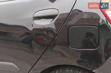 Хетчбек Hyundai i10 2010 в 