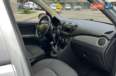 Хетчбек Hyundai i10 2012 в 