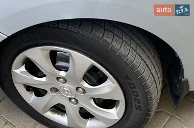 Хетчбек Hyundai i10 2012 в 