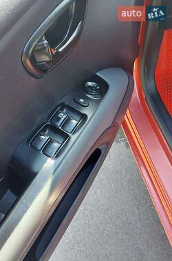 Хетчбек Hyundai i10 2008 в 