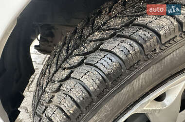 Хэтчбек Hyundai i10 2011 в 