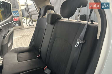 Хэтчбек Hyundai i10 2011 в 