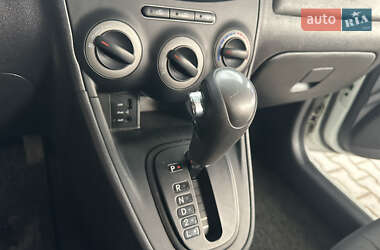 Хэтчбек Hyundai i10 2011 в 