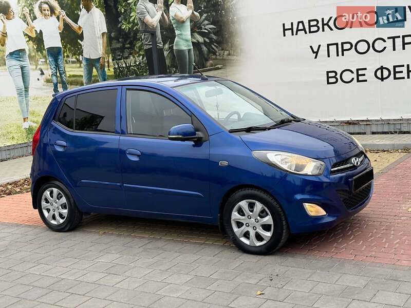 Хэтчбек Hyundai i10 2011 в Одессе