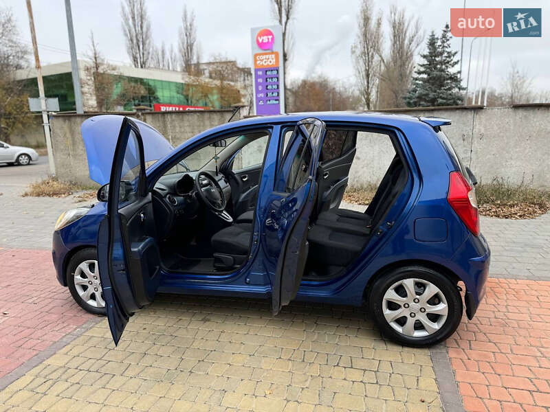 Хэтчбек Hyundai i10 2011 в Одессе