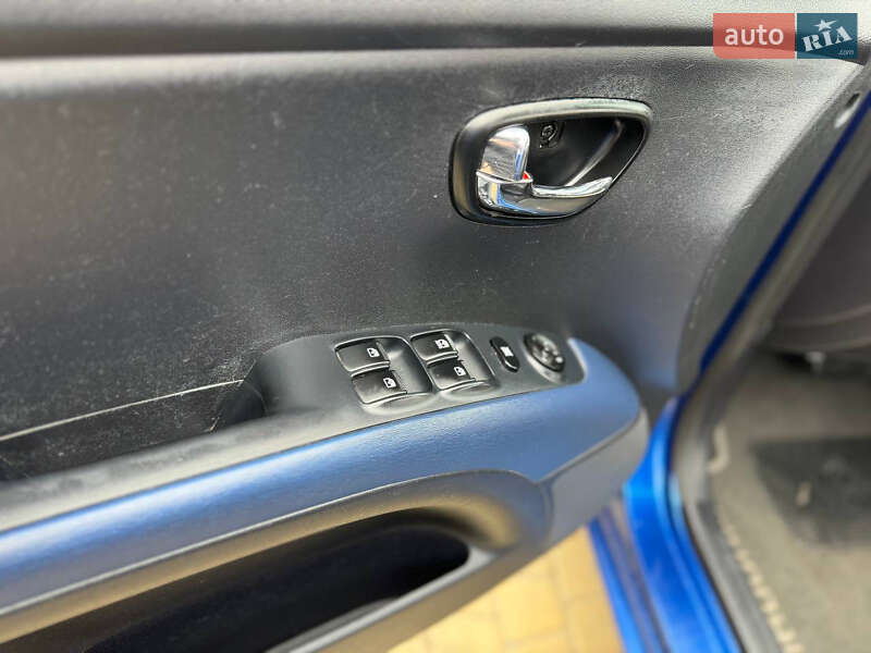 Хэтчбек Hyundai i10 2011 в Одессе