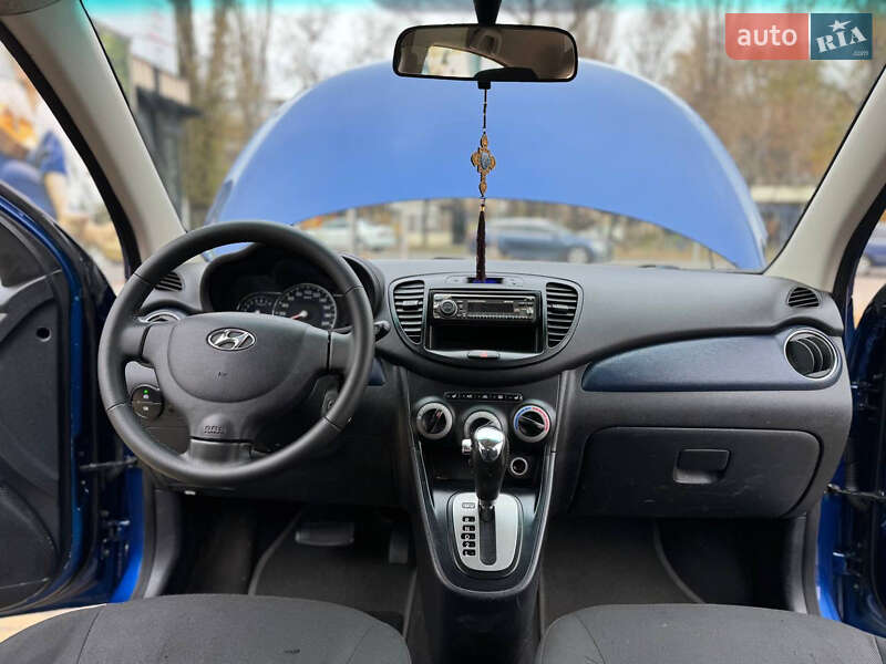 Хэтчбек Hyundai i10 2011 в Одессе
