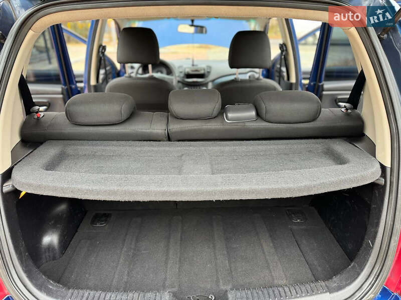 Хэтчбек Hyundai i10 2011 в Одессе