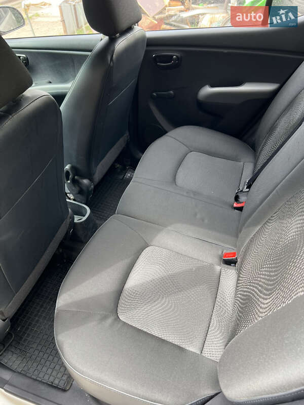 Хэтчбек Hyundai i10 2013 в Харькове фото 21 Хэтчбек Hyundai i10 2013 в Харькове