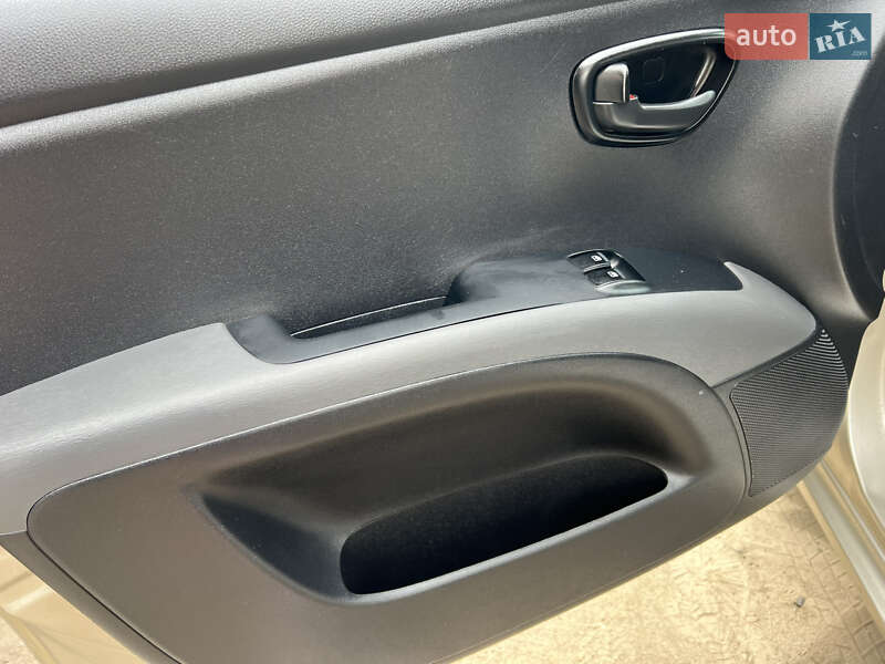 Хэтчбек Hyundai i10 2013 в Харькове фото 26 Хэтчбек Hyundai i10 2013 в Харькове