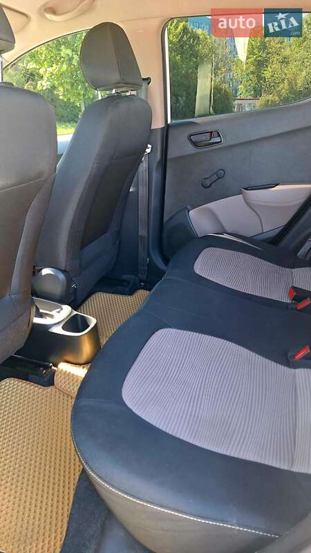 Хэтчбек Hyundai i10 2017 в Львове