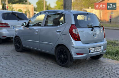 Хэтчбек Hyundai i10 2011 в 