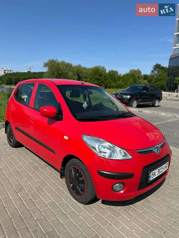 Хэтчбек Hyundai i10 2009 в 