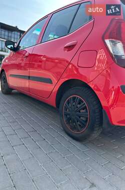 Хэтчбек Hyundai i10 2009 в 