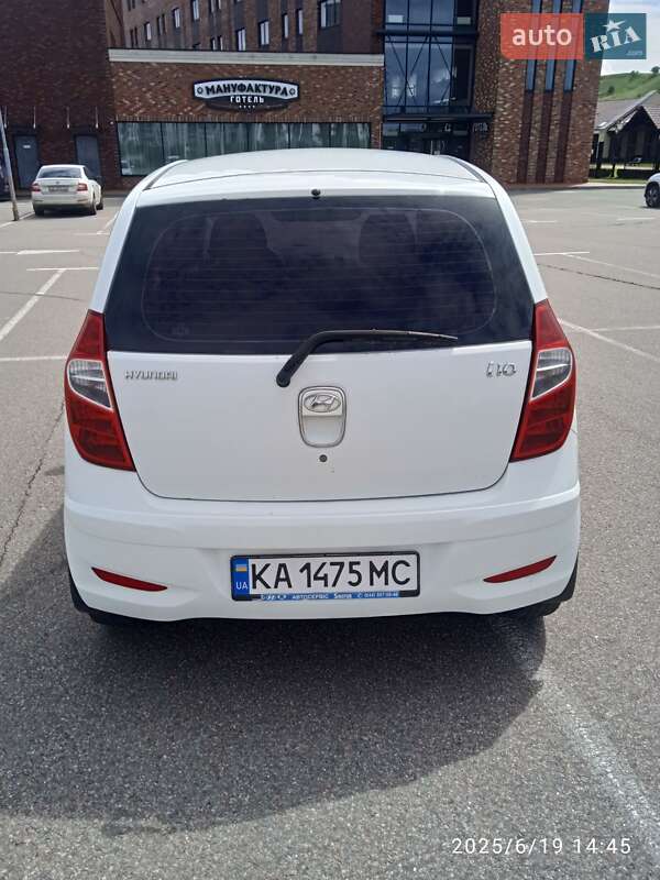 Хэтчбек Hyundai i10 2012 в Киеве