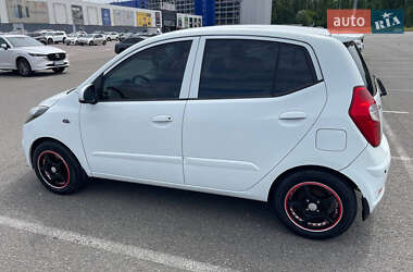 Хэтчбек Hyundai i10 2013 в 