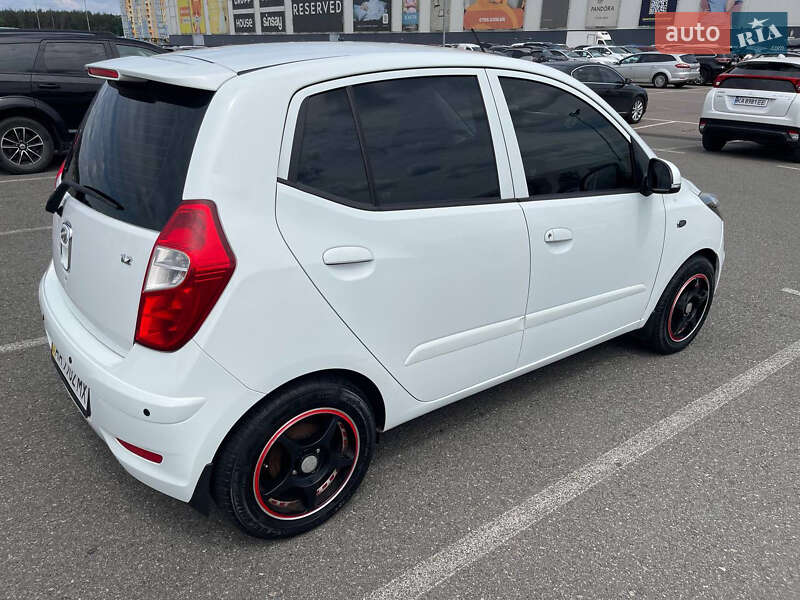 Хэтчбек Hyundai i10 2013 в Киеве