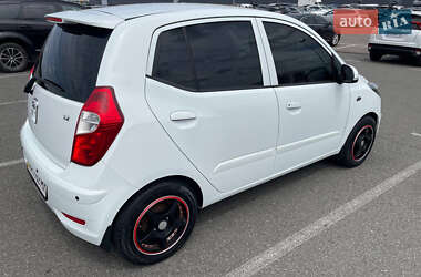 Хэтчбек Hyundai i10 2013 в 