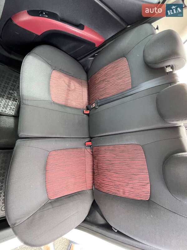 Хэтчбек Hyundai i10 2013 в Киеве
