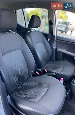 Хэтчбек Hyundai i10 2012 в 