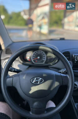 Хэтчбек Hyundai i10 2012 в 