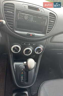 Хэтчбек Hyundai i10 2010 в 