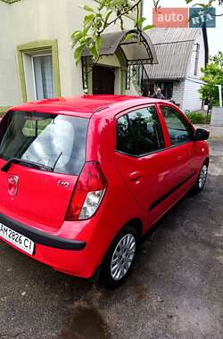 Хэтчбек Hyundai i10 2010 в 