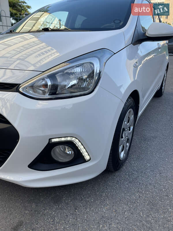 Хетчбек Hyundai i10 2014 в Запоріжжі