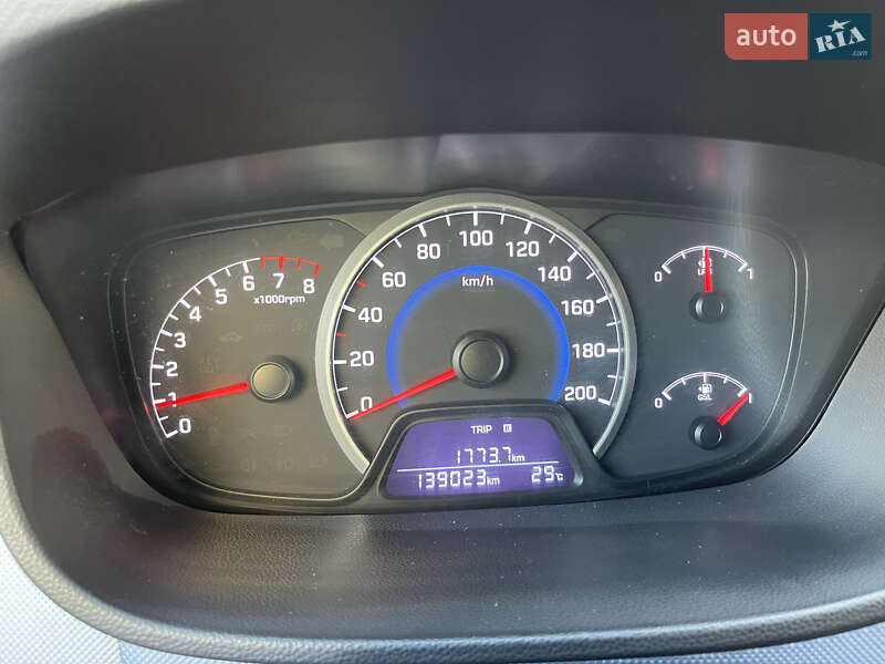 Хетчбек Hyundai i10 2014 в Запоріжжі