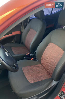 Хэтчбек Hyundai i10 2012 в 
