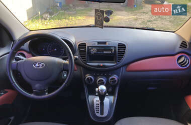 Хэтчбек Hyundai i10 2012 в 