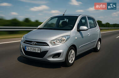 Хетчбек Hyundai i10 2012 в Чернівцях