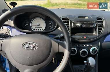 Хэтчбек Hyundai i10 2010 в 