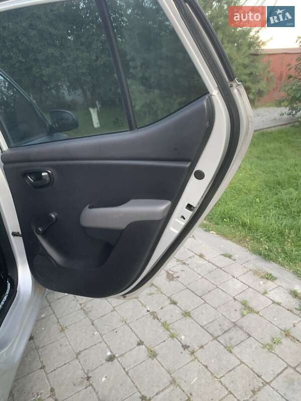 Хэтчбек Hyundai i10 2012 в Львове фото 4 Хэтчбек Hyundai i10 2012 в Львове