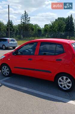 Хэтчбек Hyundai i10 2011 в 