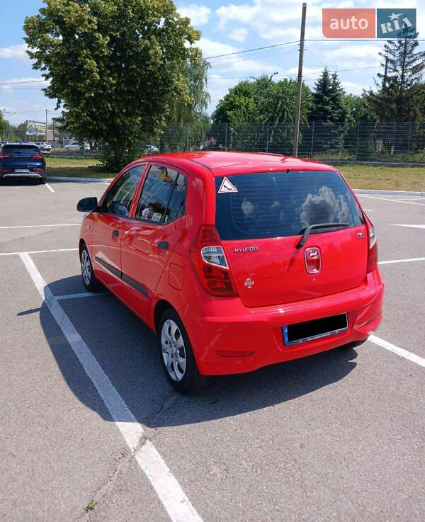 Хэтчбек Hyundai i10 2011 в Житомире