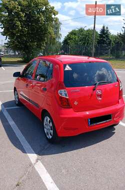 Хэтчбек Hyundai i10 2011 в 