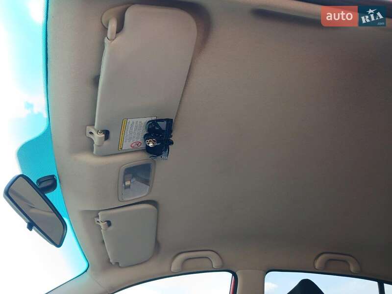 Хэтчбек Hyundai i10 2011 в Житомире