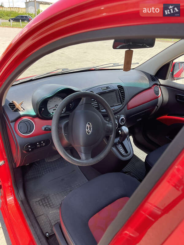 Хетчбек Hyundai i10 2008 в Володимирі