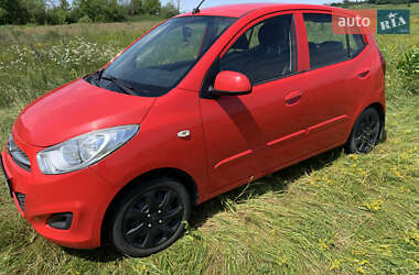 Хэтчбек Hyundai i10 2011 в 