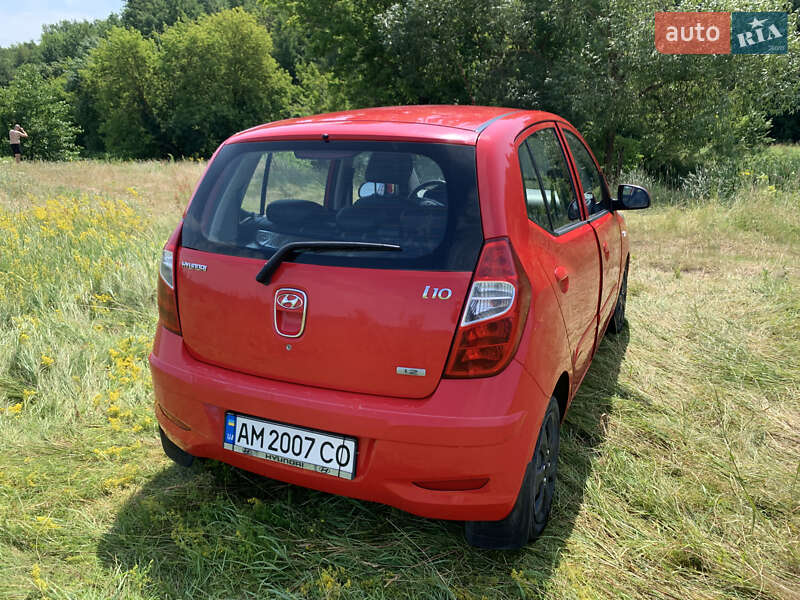 Хэтчбек Hyundai i10 2011 в Малине