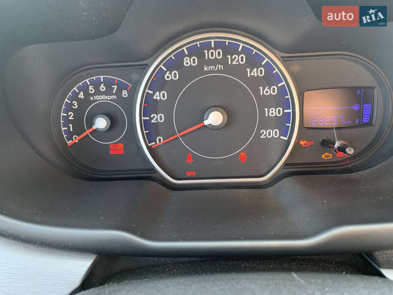 Хэтчбек Hyundai i10 2011 в Малине